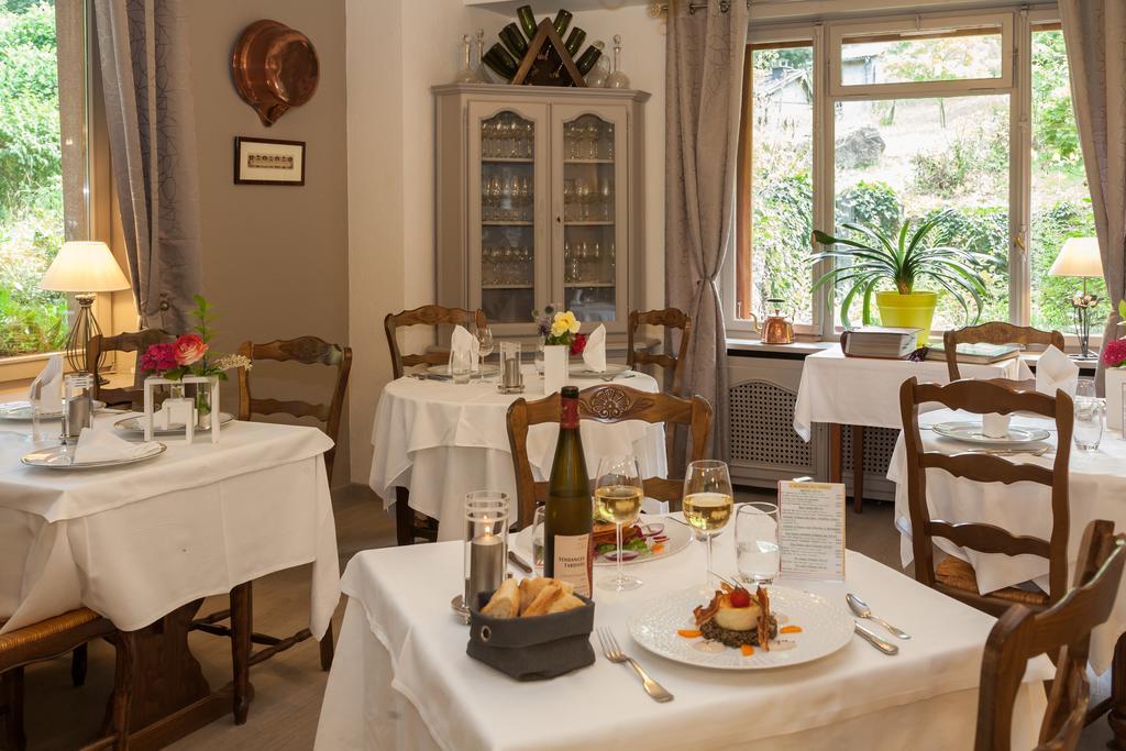 Hotel-Restaurant Du Chateau D'Andlau バール エクステリア 写真